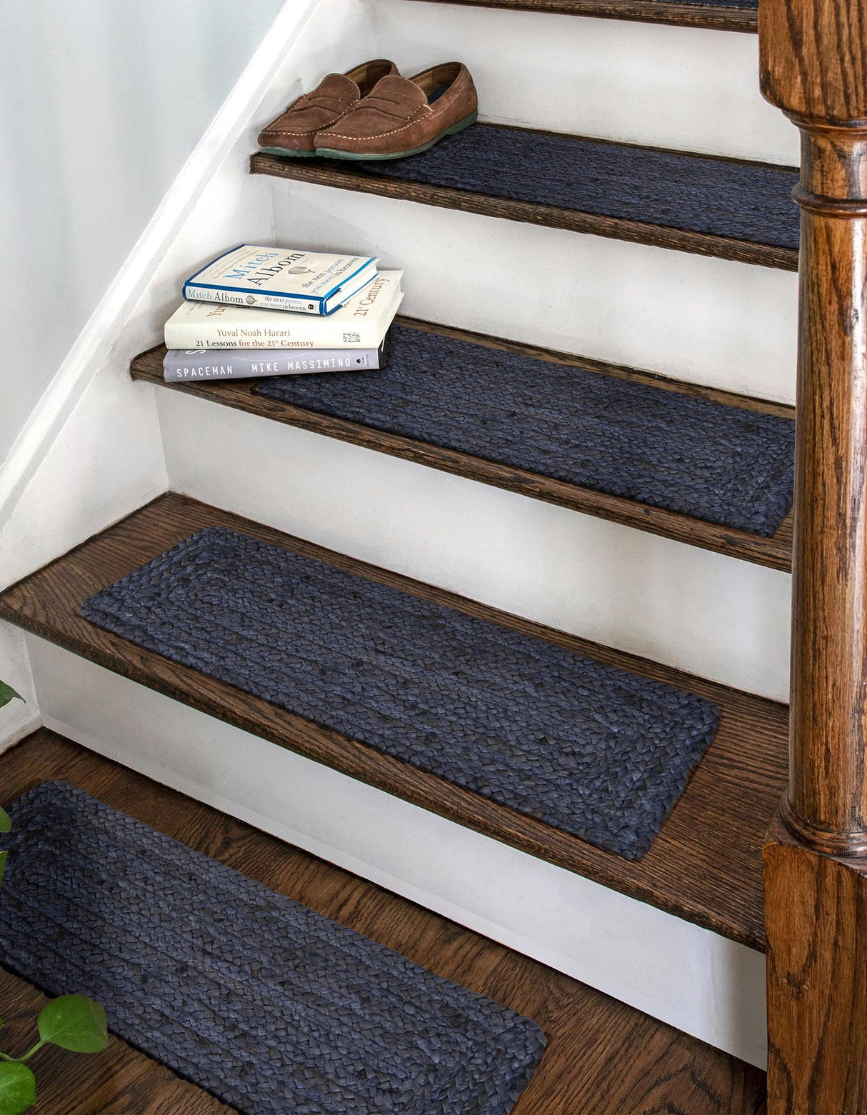 0' 9 x 2' 6 Hand Woven Braided Jute Stair Tread Rug