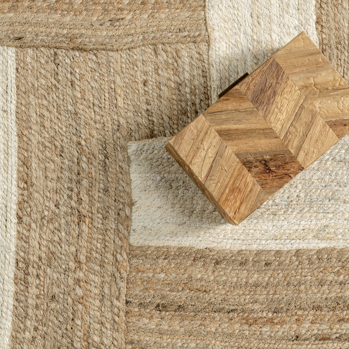 Natural Florentina Geometric Links Jute Area Rug