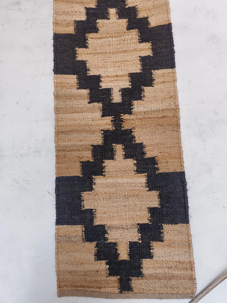 Geometric Patten Jute Runner Black and Begie